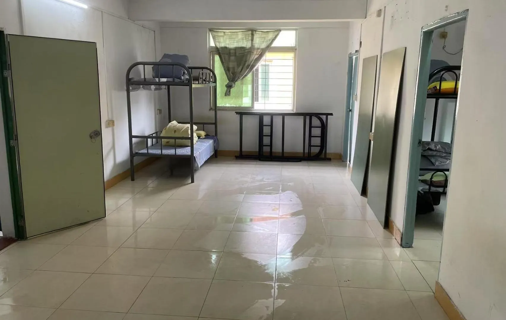 Shenzhen Zhongge Budget Homestay Pingzhou Subway Station Branch 0*,